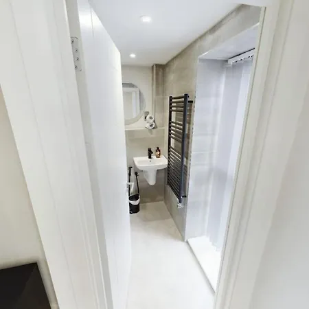 Luxury 2-bedroom Penthouse With Stunning Views And Parking - Centre * Leeds (West Yorkshire)