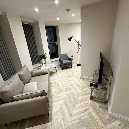 Luxury 2-bedroom Penthouse With Stunning Views And Parking - Centre Leeds (West Yorkshire)