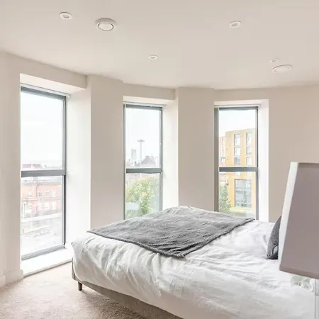 Luxury 2-bedroom Penthouse With Stunning Views And Parking - Leeds Centre Leeds (West Yorkshire)