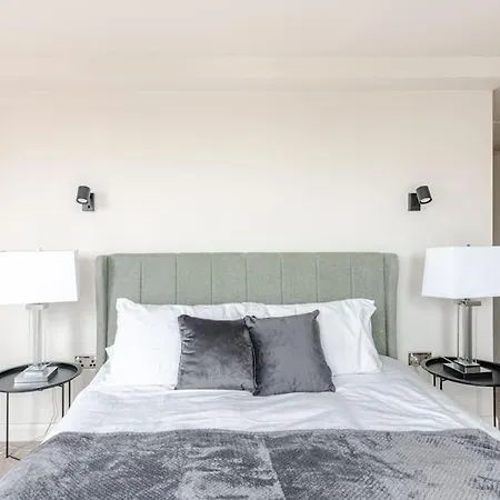 Luxury 2-bedroom Penthouse With Stunning Views And Parking - Leeds Centre Apartment Leeds (West Yorkshire)
