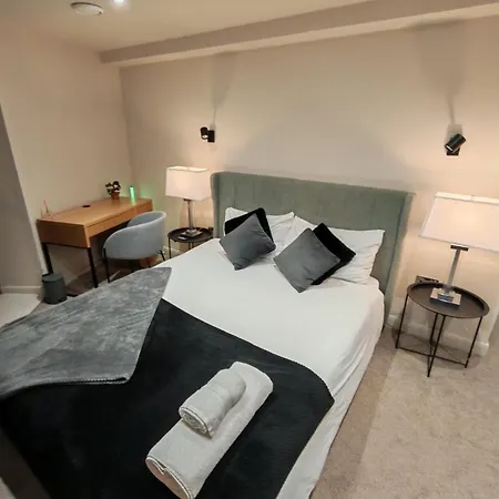 Appartamento Luxury 2-bedroom Penthouse With Stunning Views And Parking - Centre *