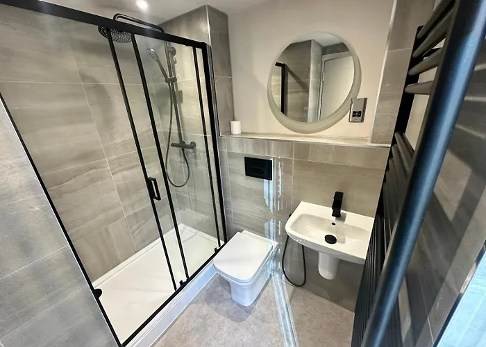 Luxury 2-bedroom Penthouse With Stunning Views And Parking - Centre Leeds (West Yorkshire)