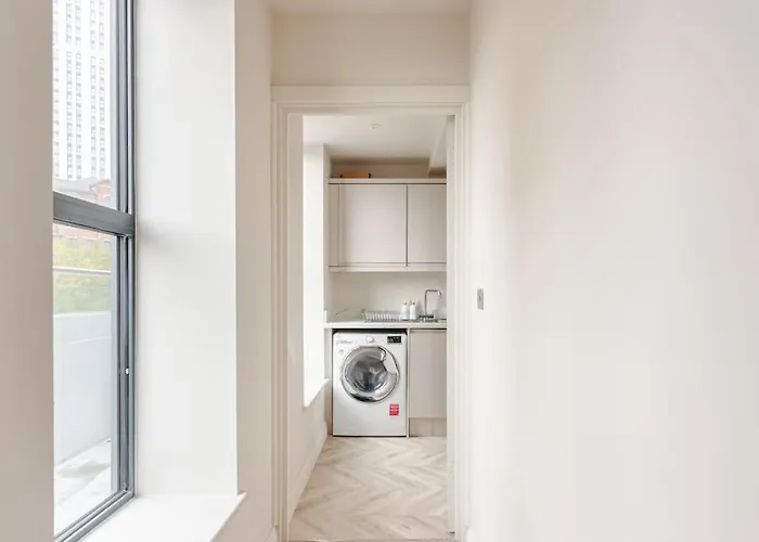 Apartamento Luxury 2-bedroom Penthouse With Stunning Views And Parking - Centre