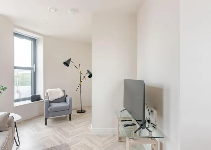 Luxury 2-bedroom Penthouse With Stunning Views And Parking - Centre アパート *