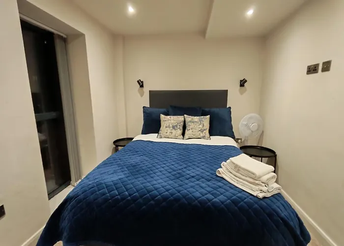 Luxury 2-bedroom Penthouse With Stunning Views And Parking - Centre アパート