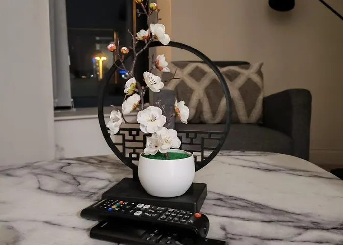 Apartment Luxury 2-bedroom Penthouse With Stunning Views And Parking - Centre Leeds (West Yorkshire)